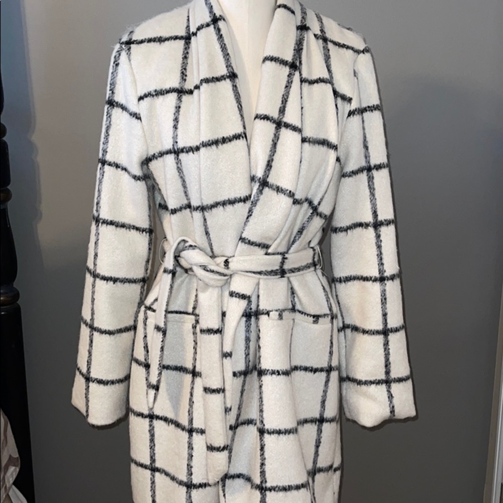 12 Coat - Picture 2 of 6